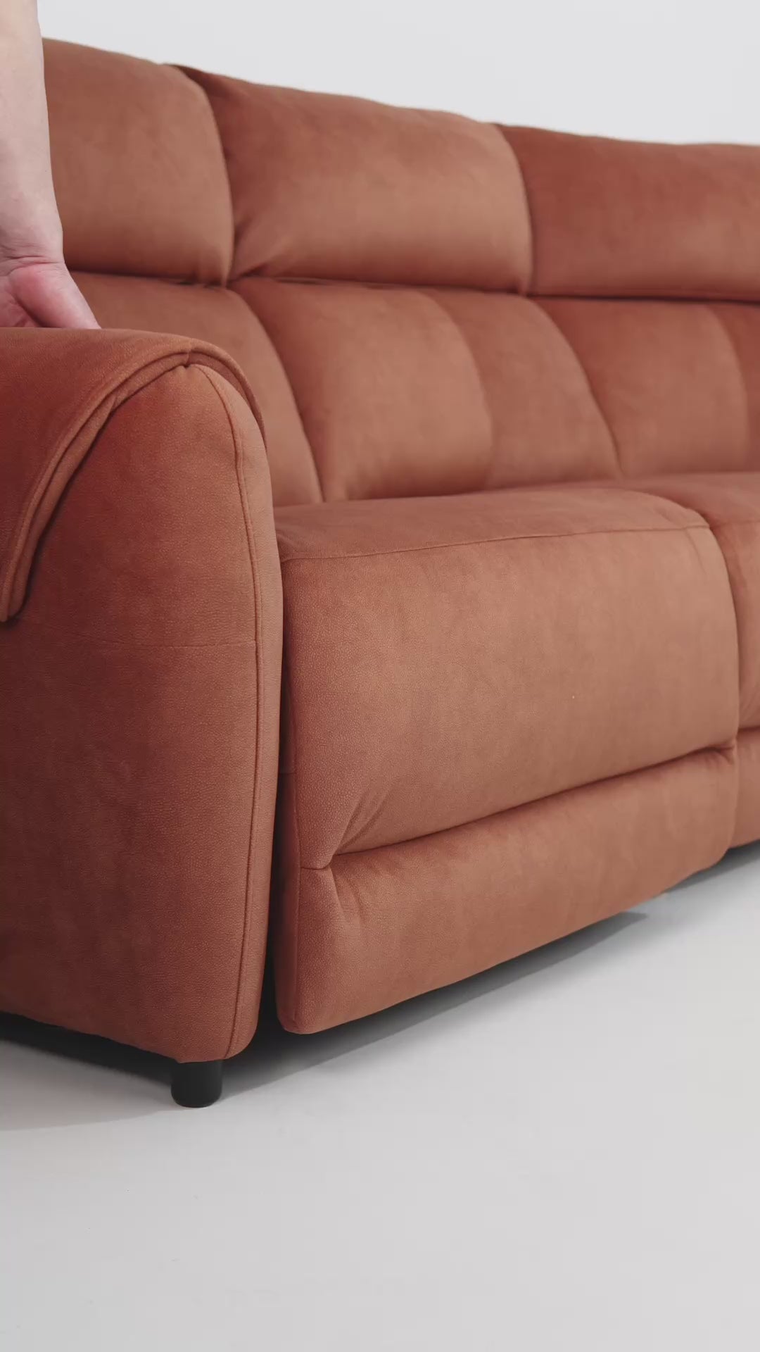 Încărcați videoclipul: Colțar Recliner Electric Luna Stofă